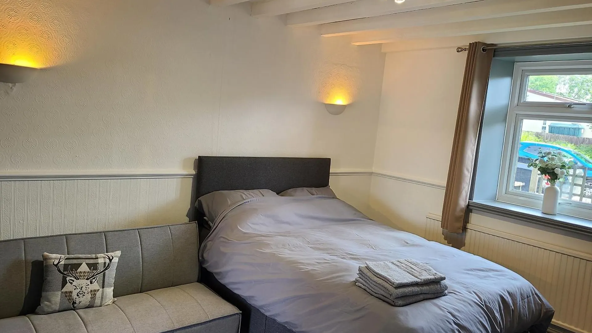 Oakwood Airport Accommodation Lulsgate Bottom United Kingdom