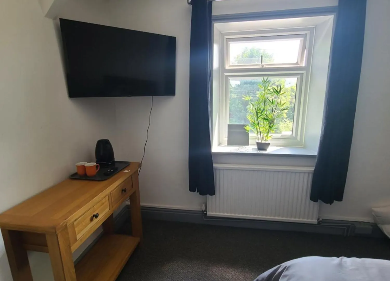 Oakwood Airport Accommodation Lulsgate Bottom Bed & Breakfast